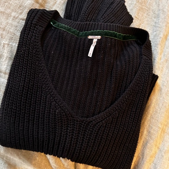 Free People Damsel Black Bell Sleeve Knit Sweater size medium - Picture 12 of 16